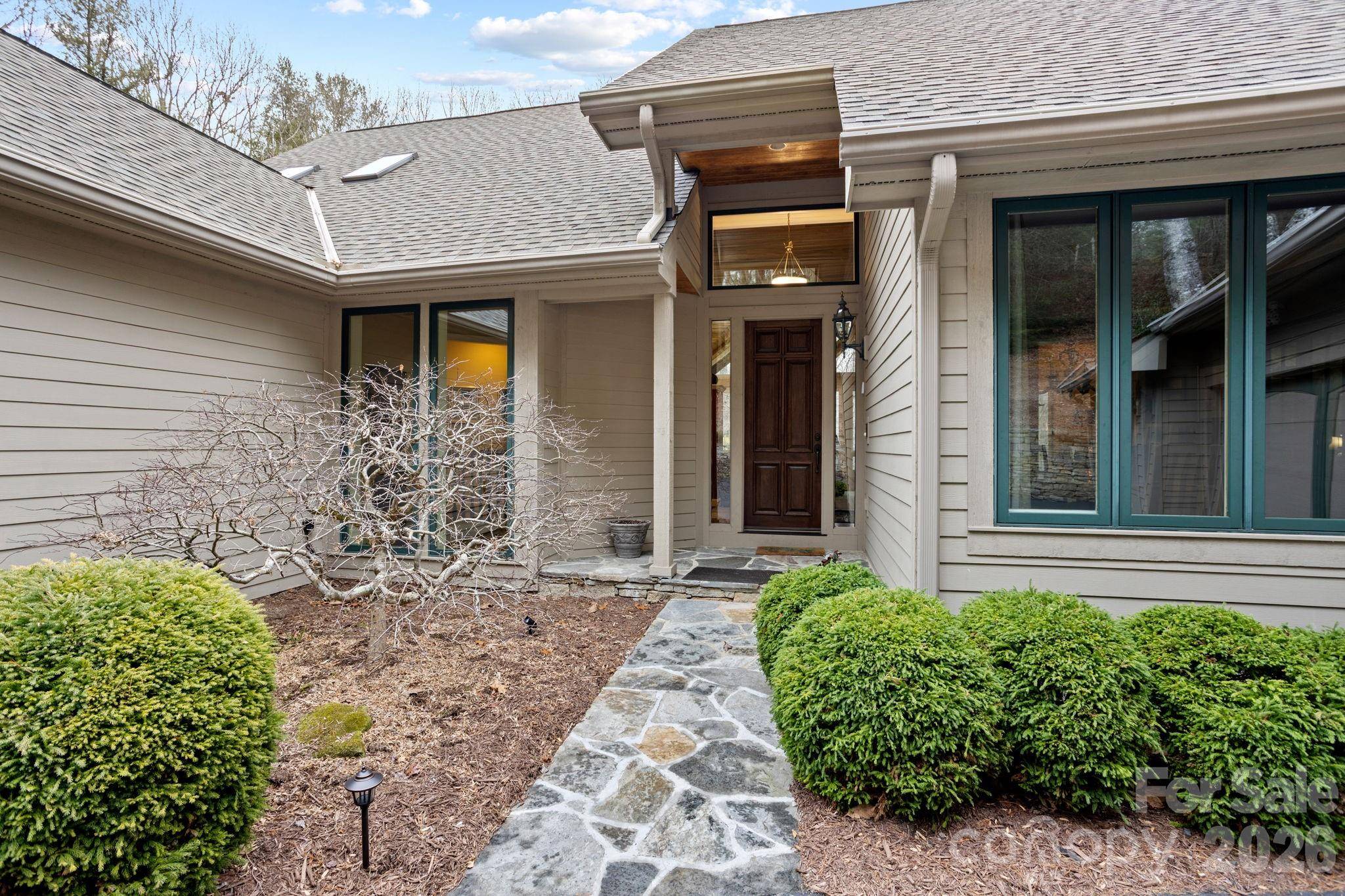 175 Overlook DR, Flat Rock, NC 28731