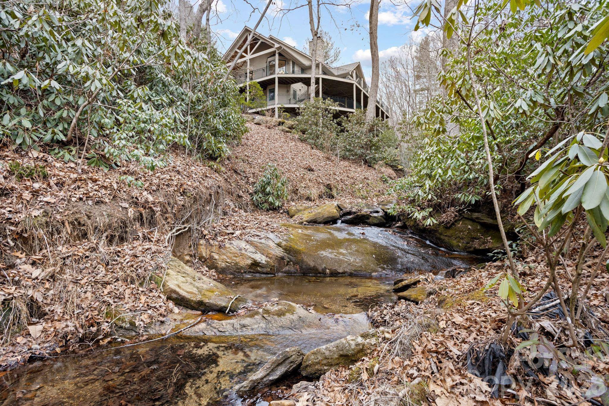175 Overlook DR, Flat Rock, NC 28731