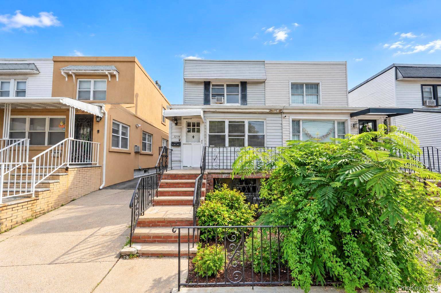 32-19 201st ST, Bayside, NY 11361