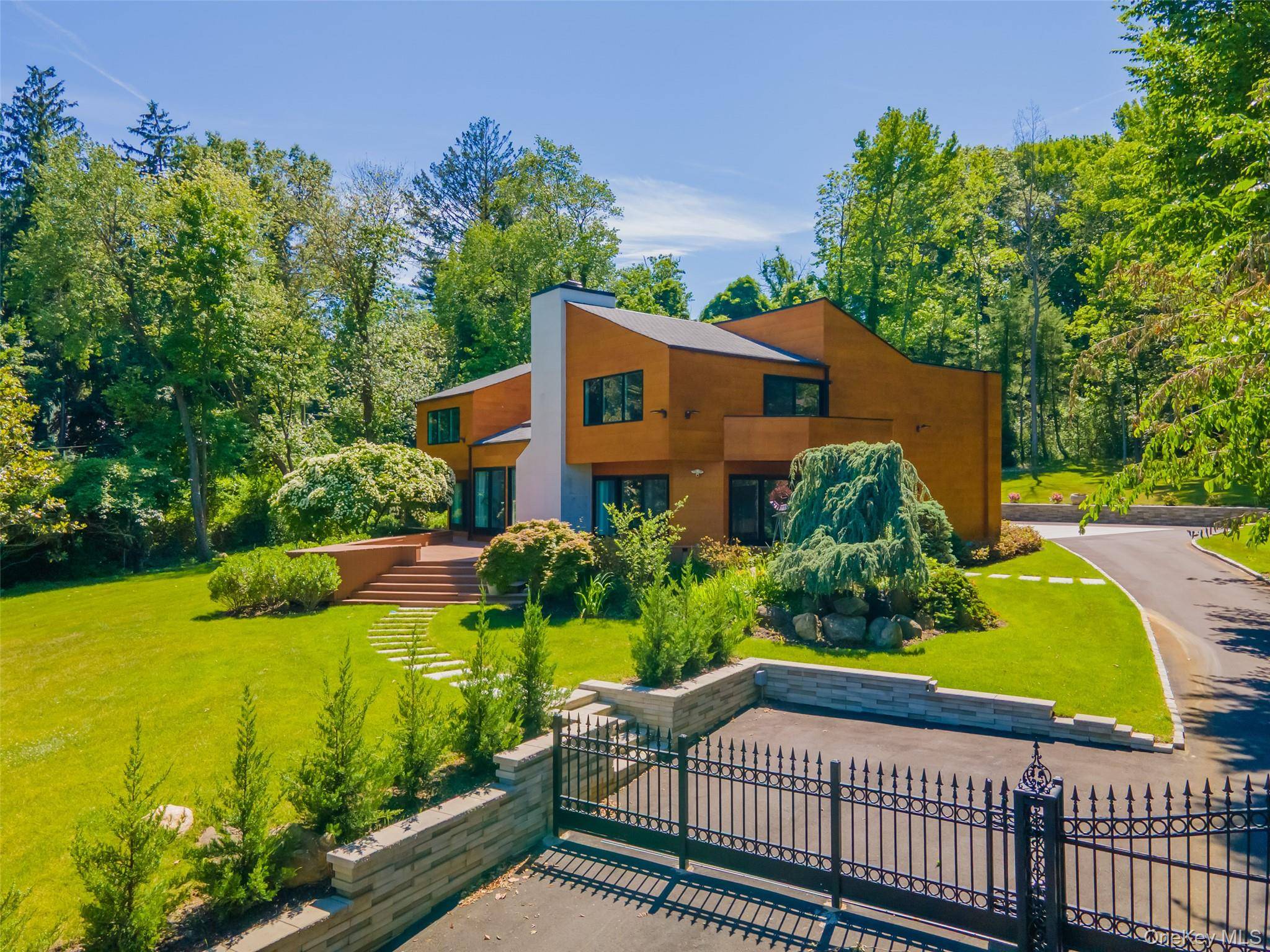369 E Shore RD, Great Neck, NY 11023
