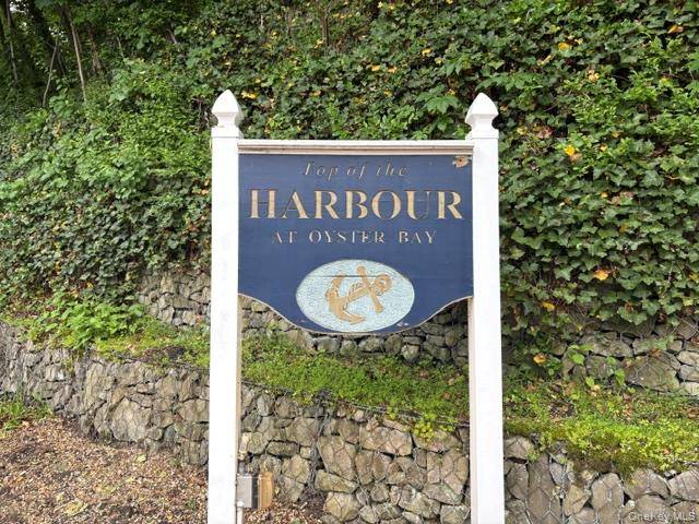 11 Harbour LN #1B, Oyster Bay, NY 11771