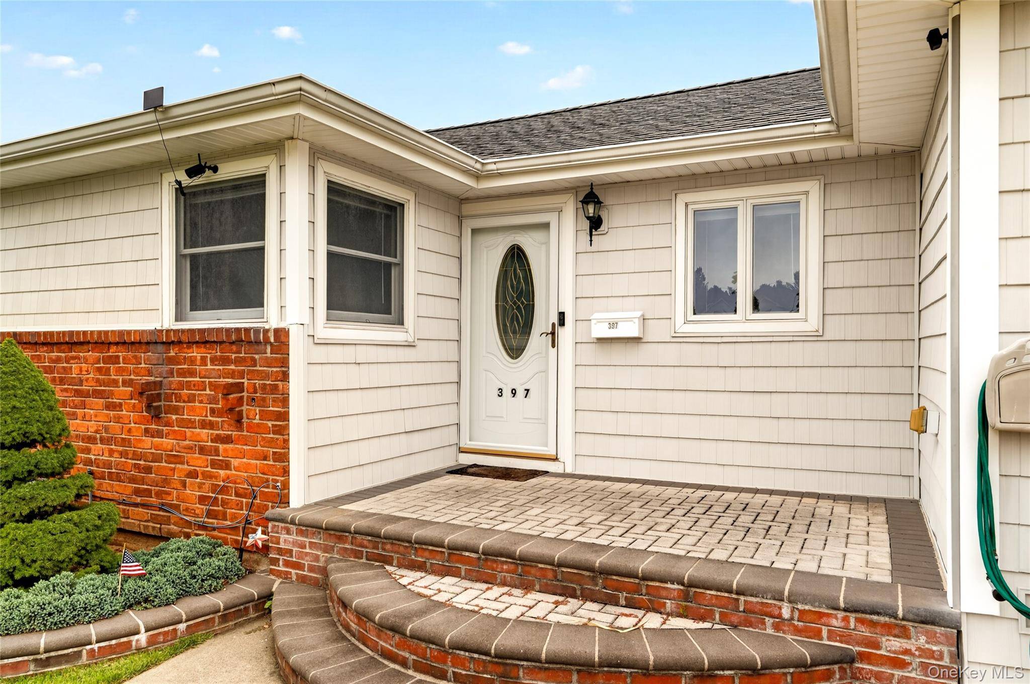 397 Briarwood RD, Massapequa, NY 11758
