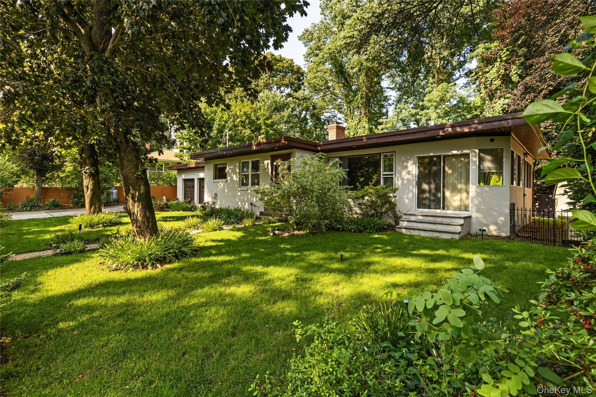 206 Cliff RD, Wading River, NY 11792