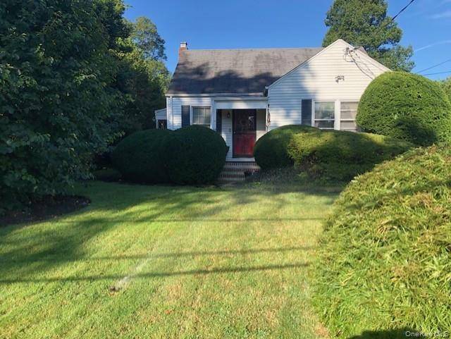 87 11th AVE, South Huntington, NY 11746