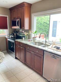 87 11th AVE, South Huntington, NY 11746