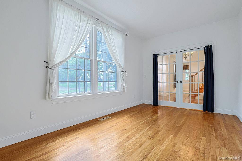 465 North ST, White Plains, NY 10605