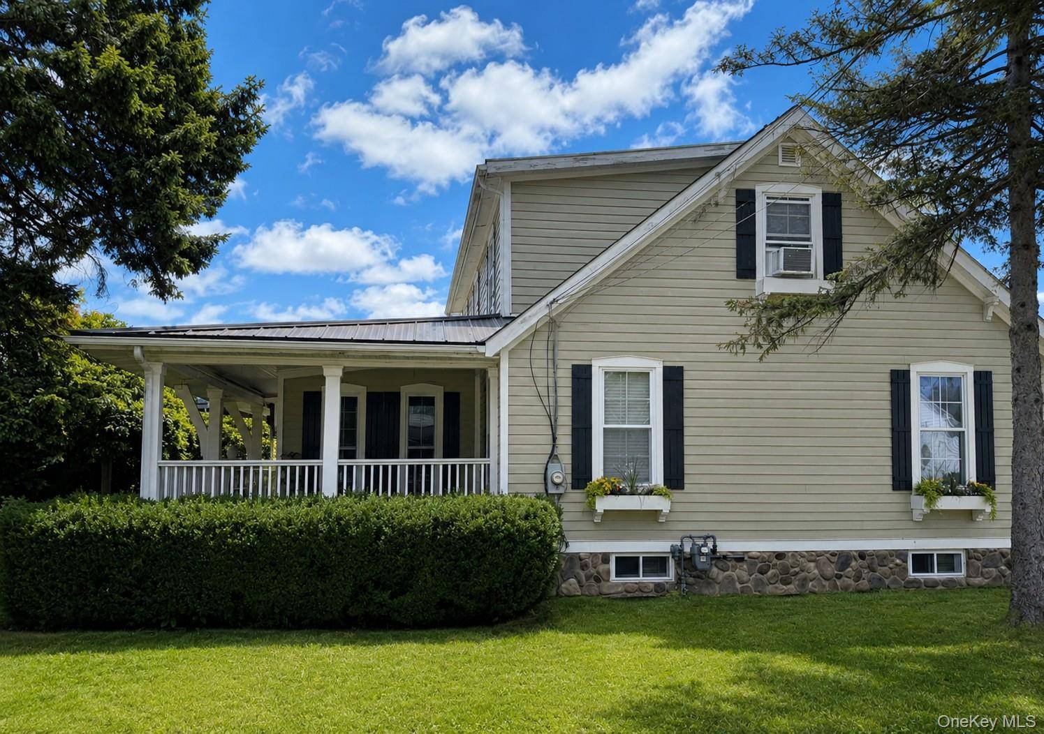 15 Esopus AVE, Kingston, NY 12401
