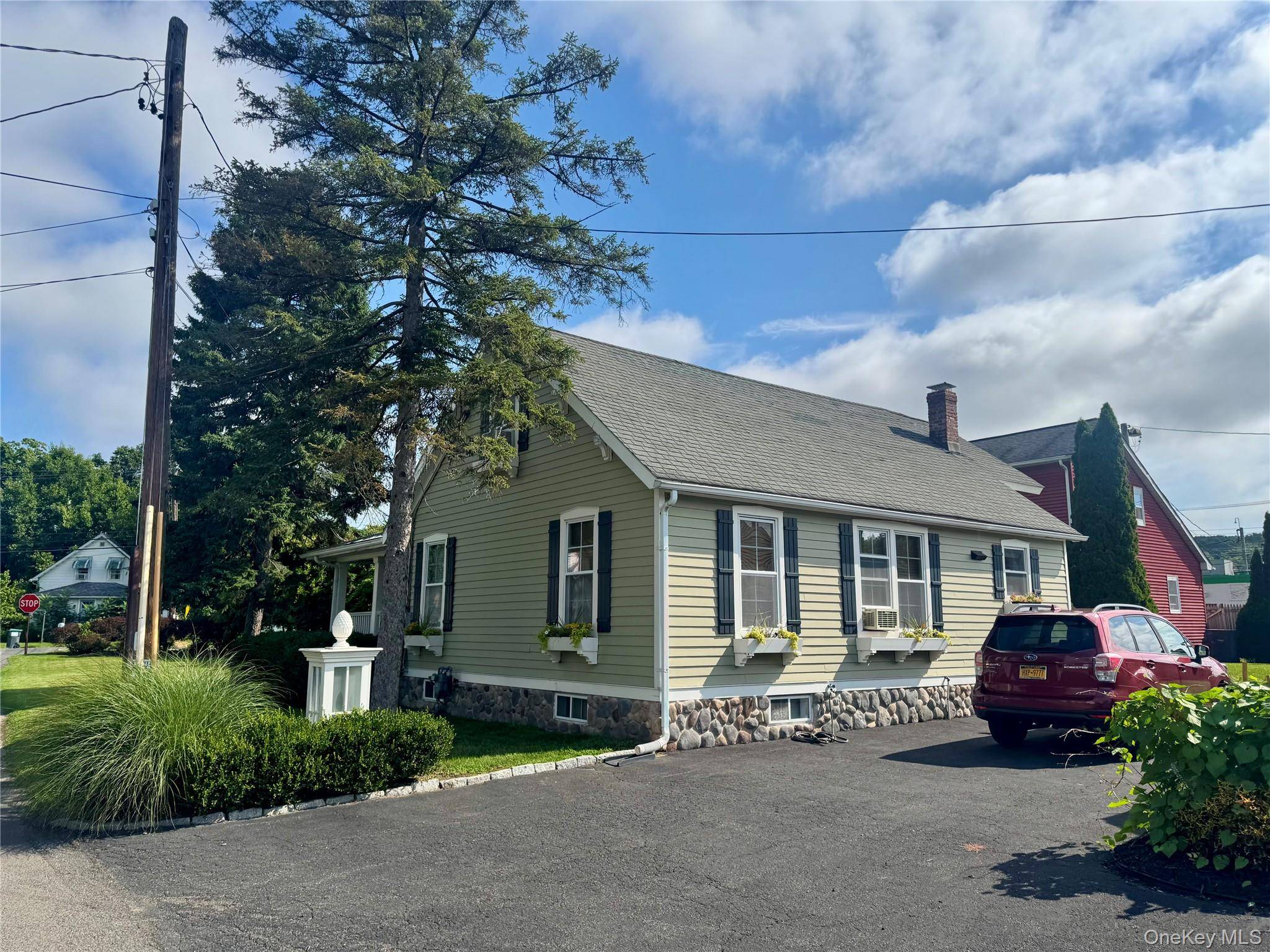15 Esopus AVE, Kingston, NY 12401