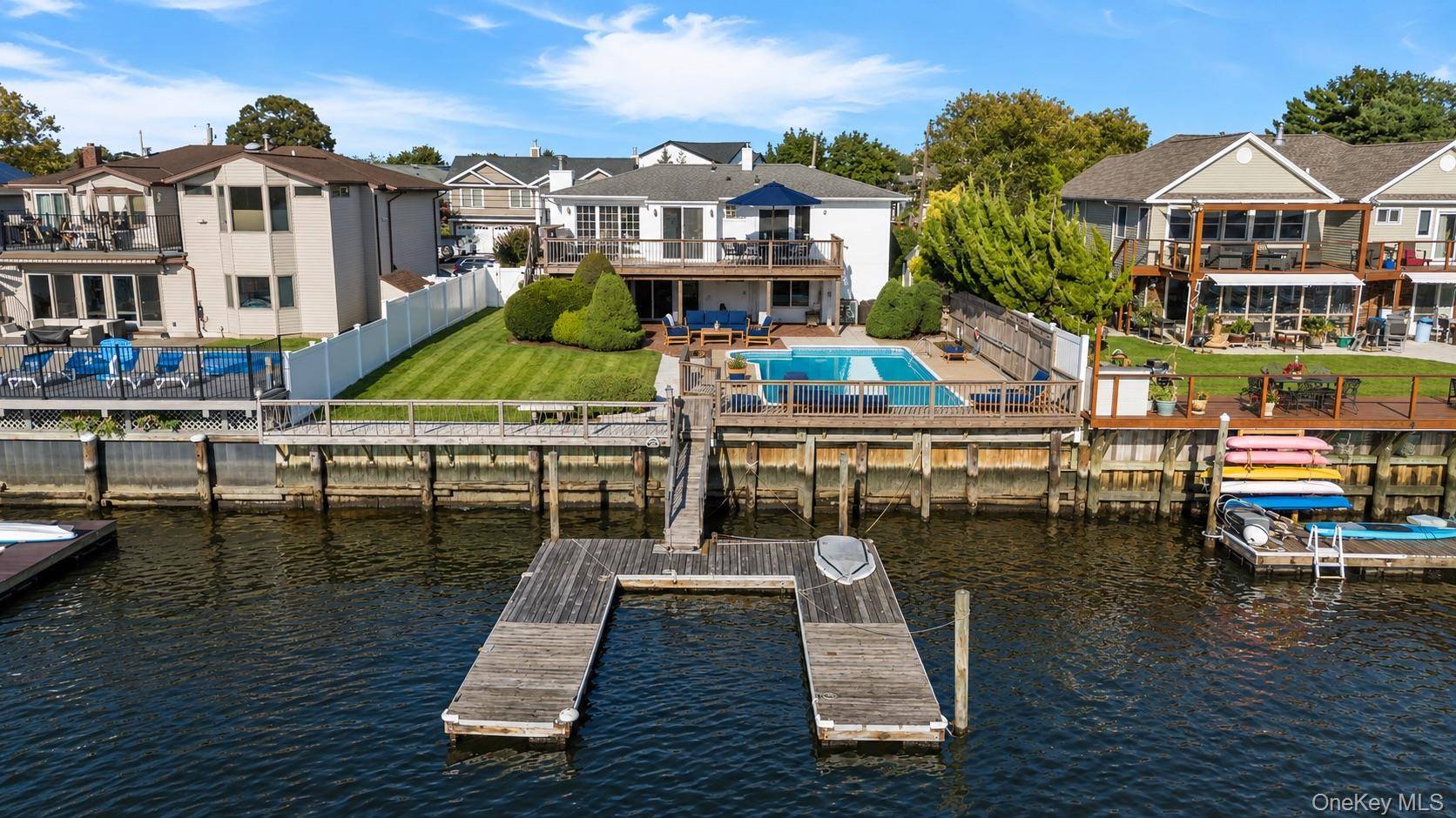 2718 Riverside DR, Wantagh, NY 11793