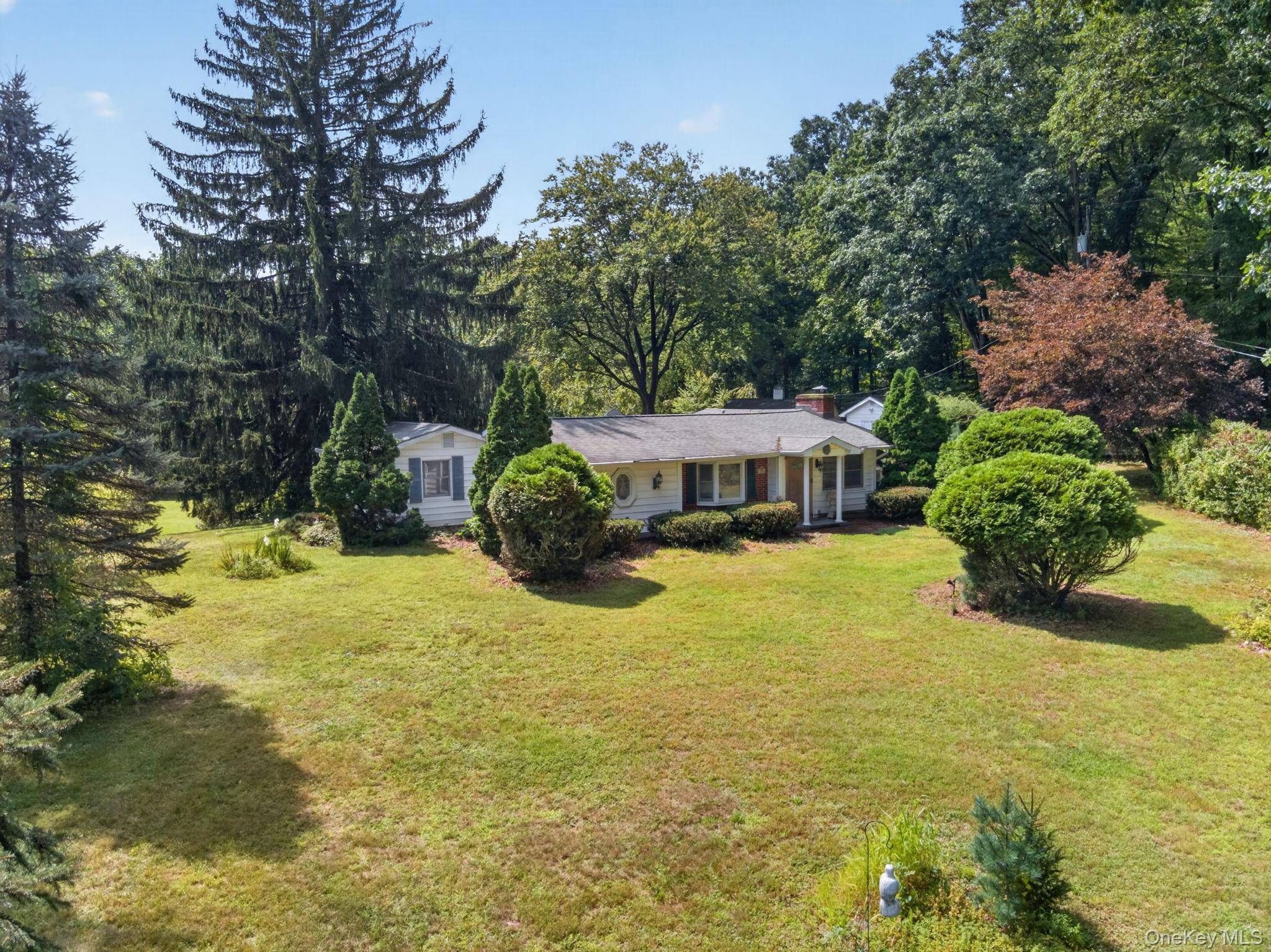 20 Sunset CIR, Bloomingburg, NY 12721