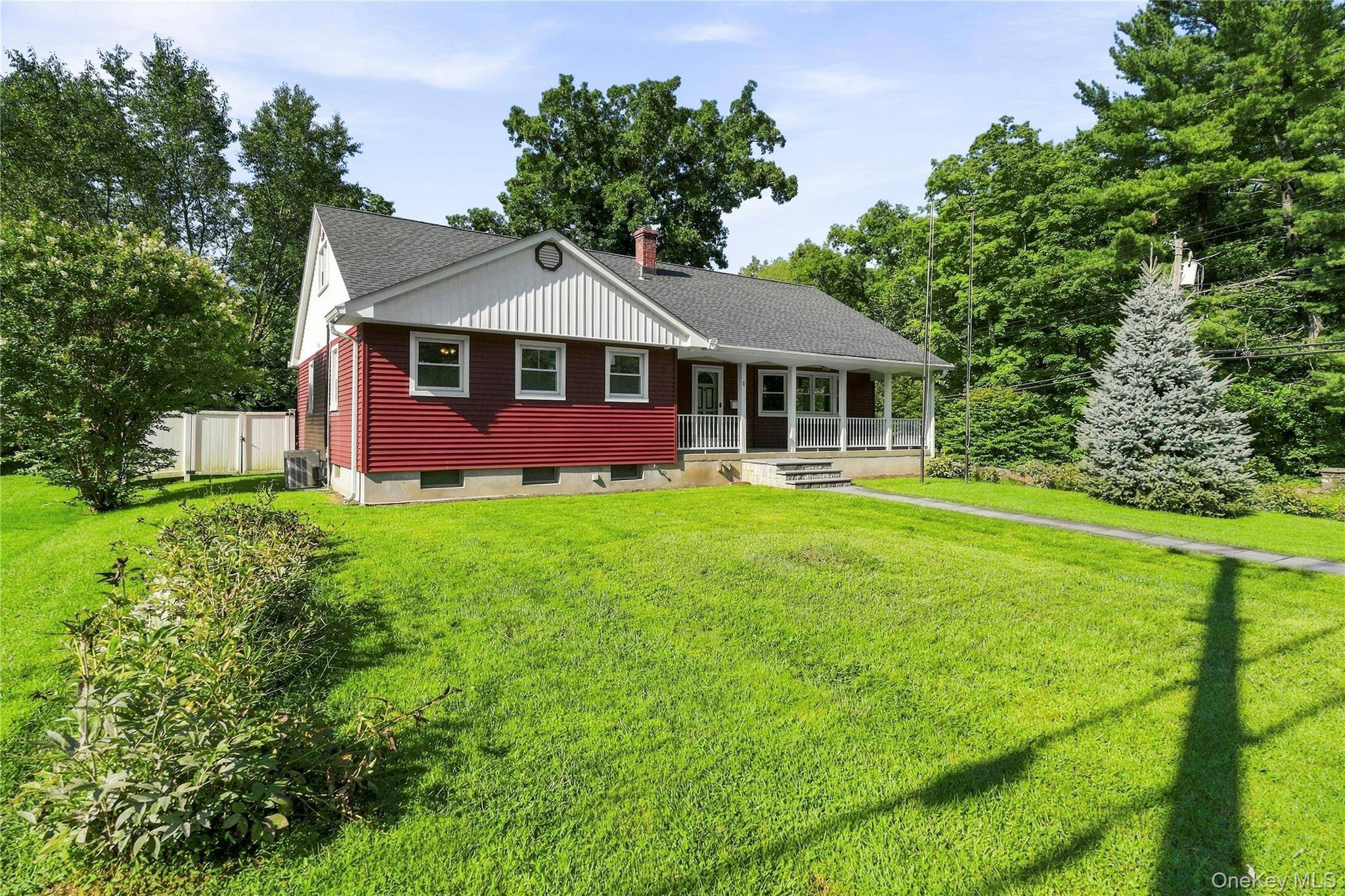 1 Henning DR, Montrose, NY 10567