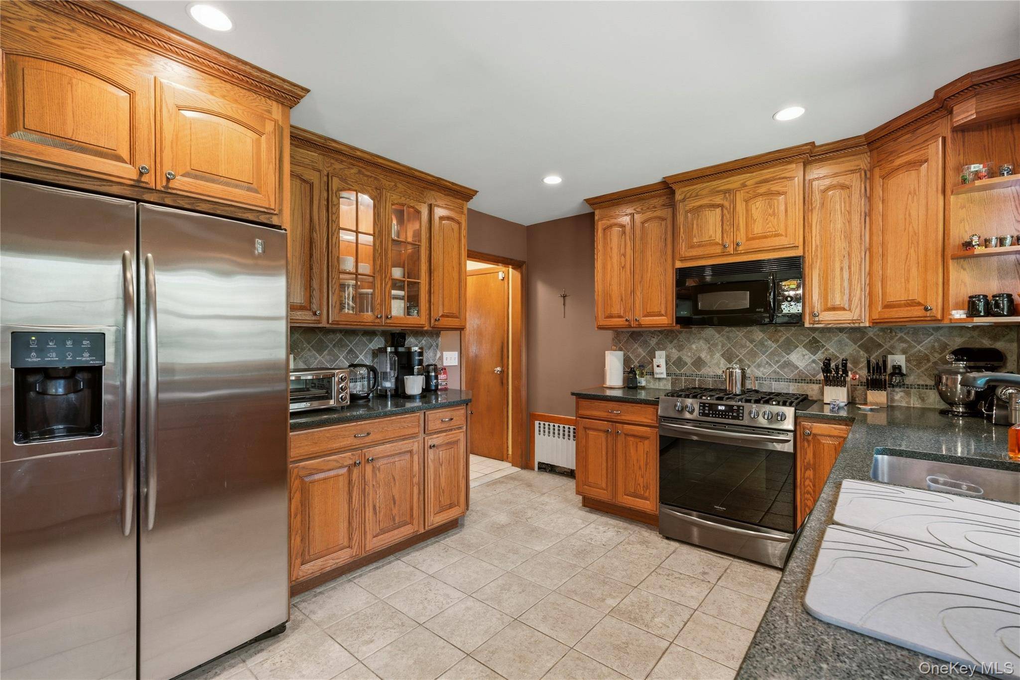 1 Henning DR, Montrose, NY 10567