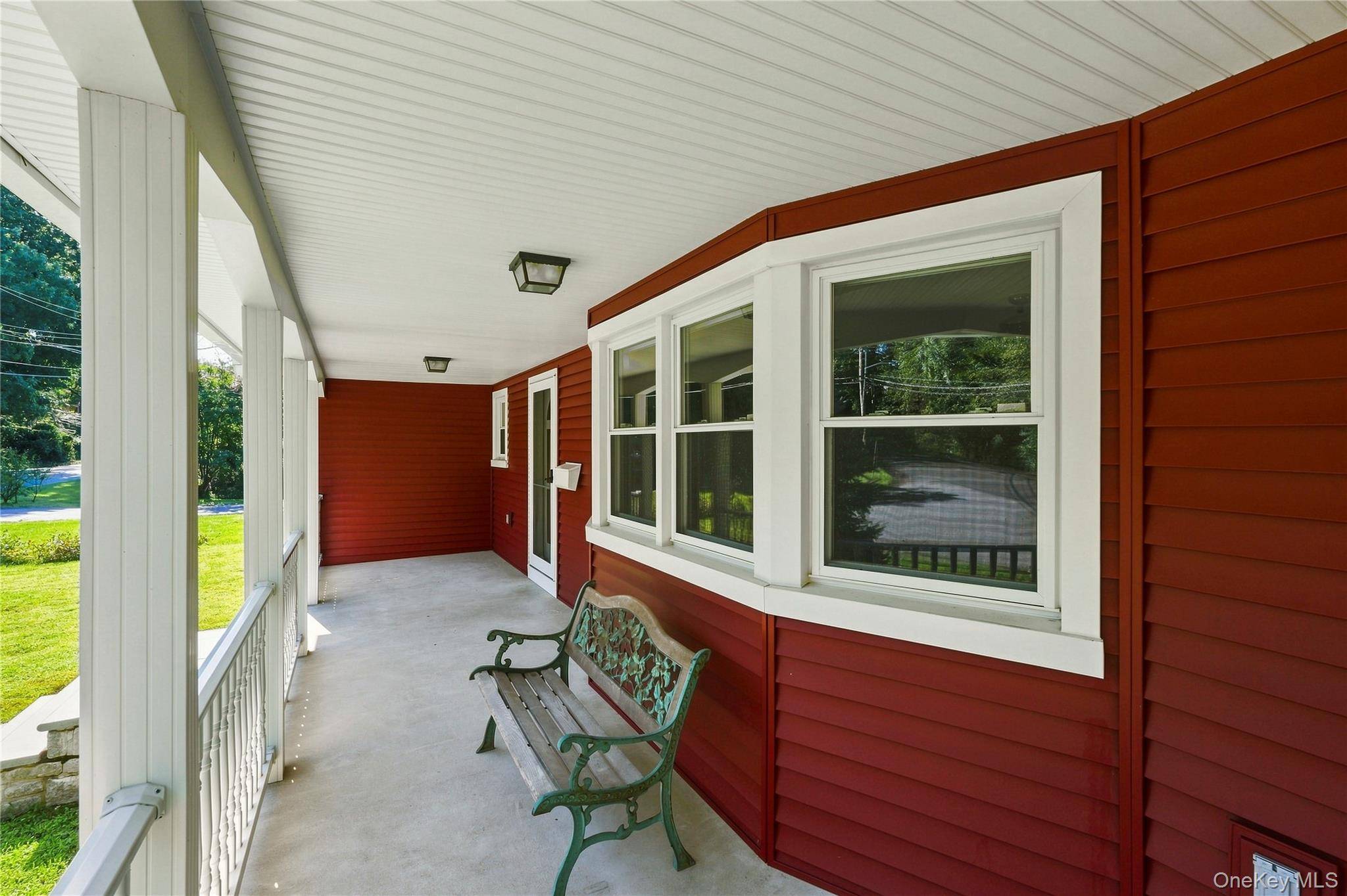 1 Henning DR, Montrose, NY 10567
