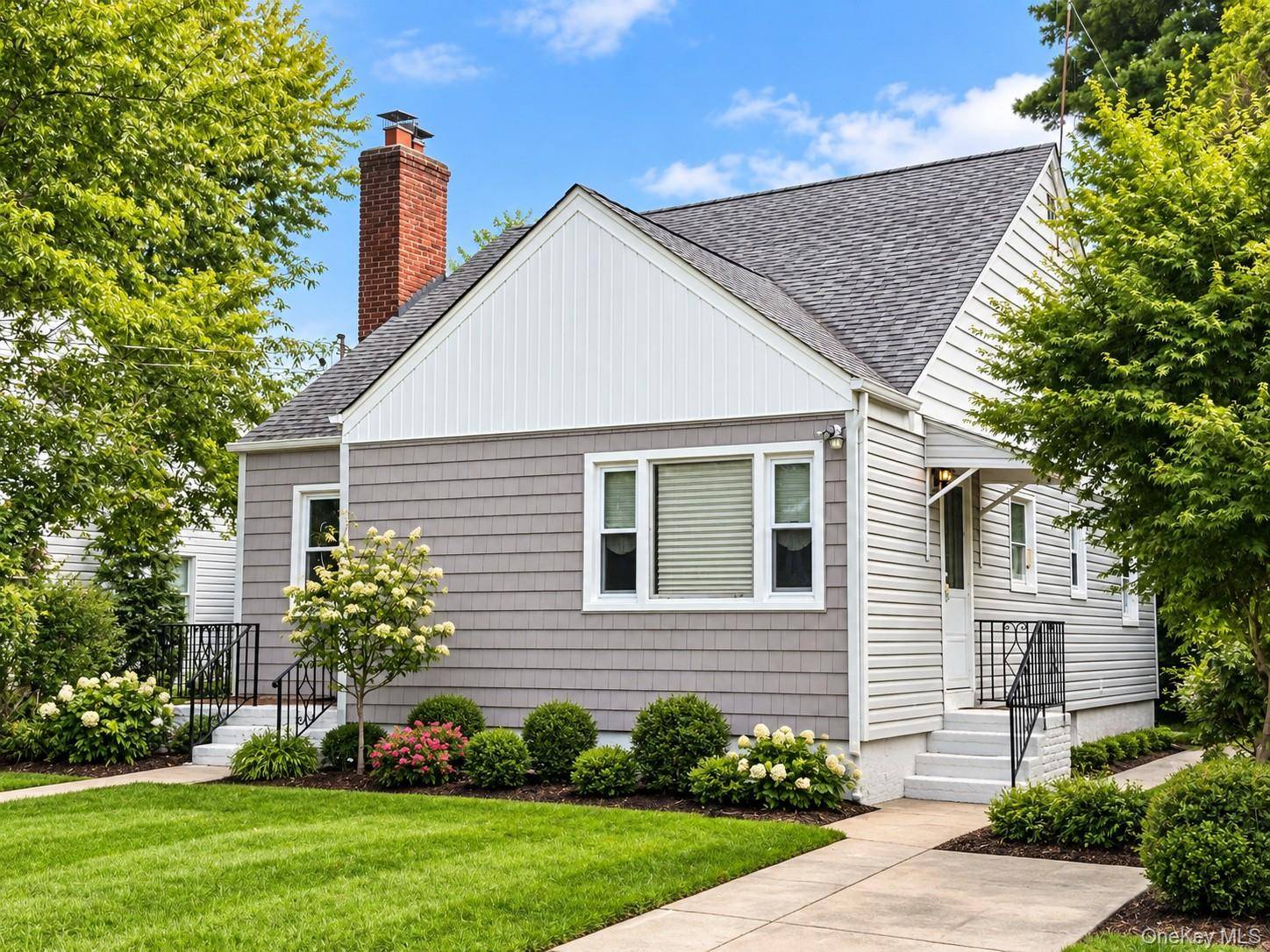 321 Oakford ST, West Hempstead, NY 11552