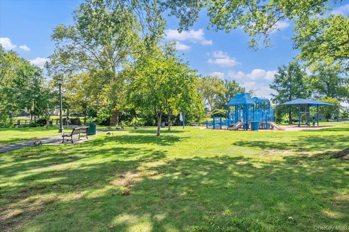 101 Sheldrake PL #20, Mamaroneck, NY 10543