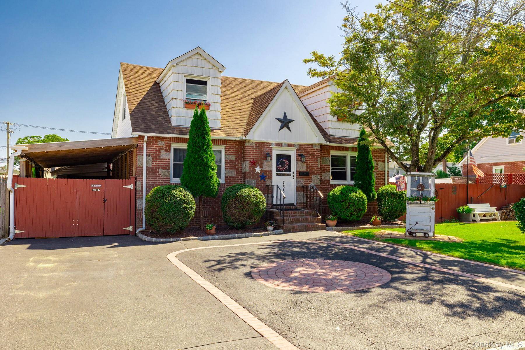 733 9th ST, West Babylon, NY 11704