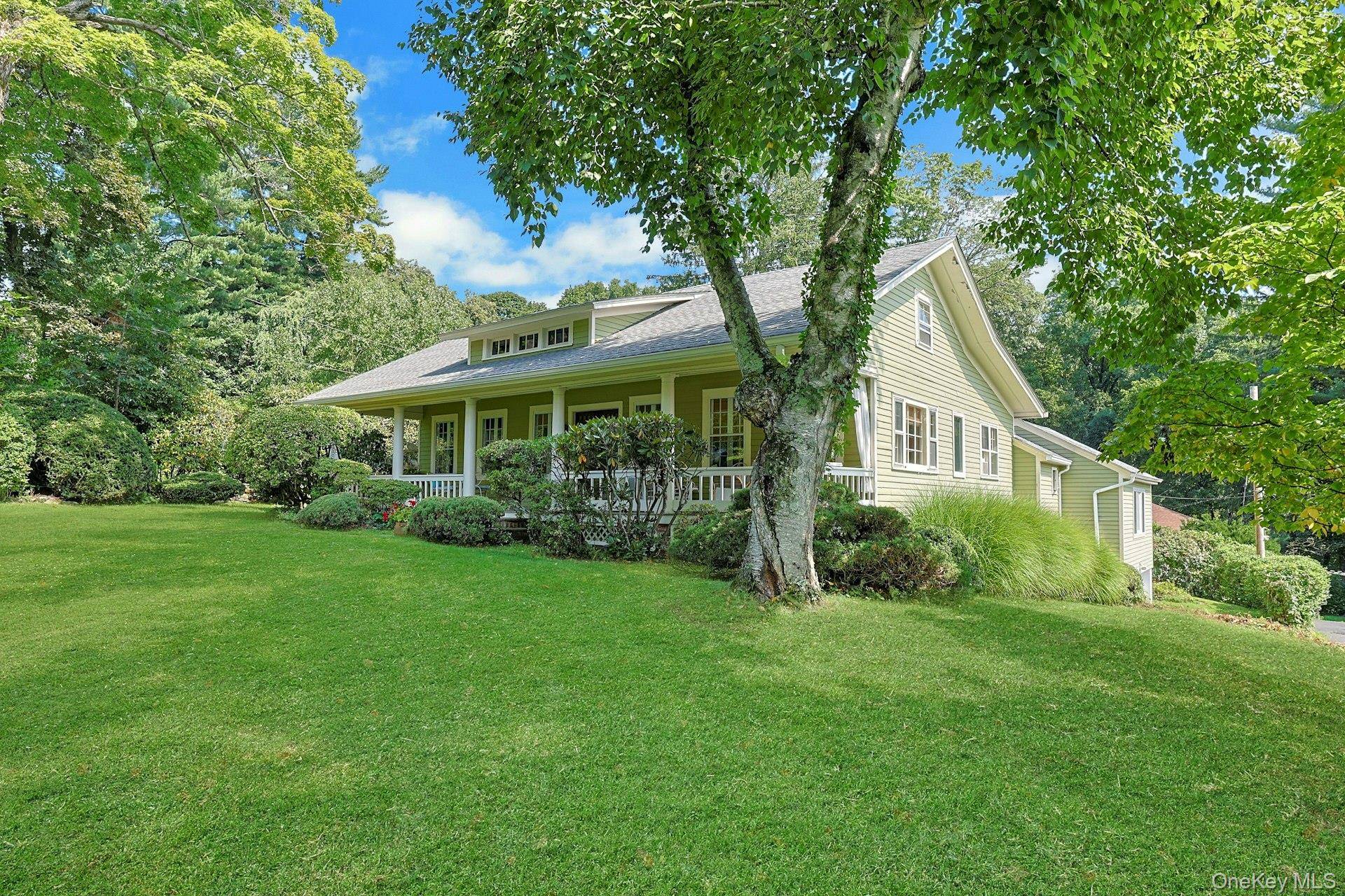 35 Grandview AVE, Pleasantville, NY 10570