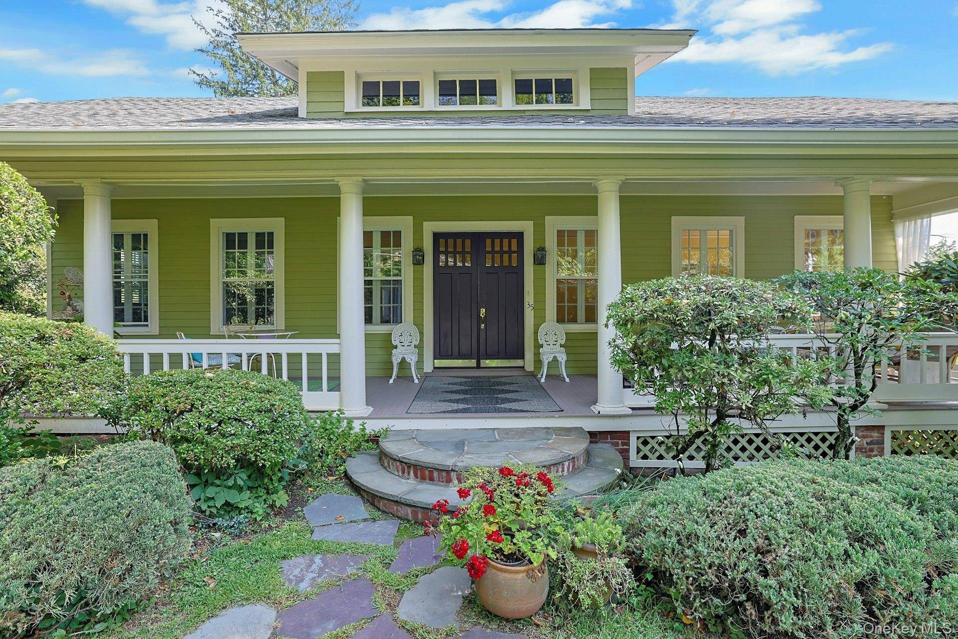 35 Grandview AVE, Pleasantville, NY 10570