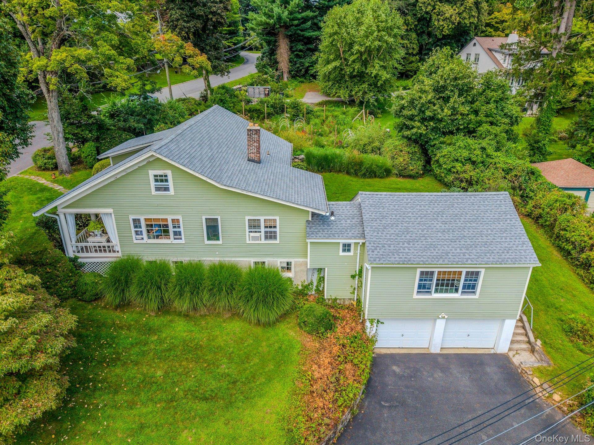 35 Grandview AVE, Pleasantville, NY 10570