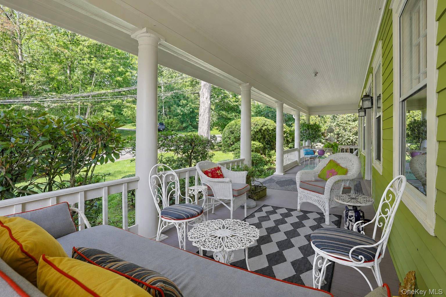 35 Grandview AVE, Pleasantville, NY 10570