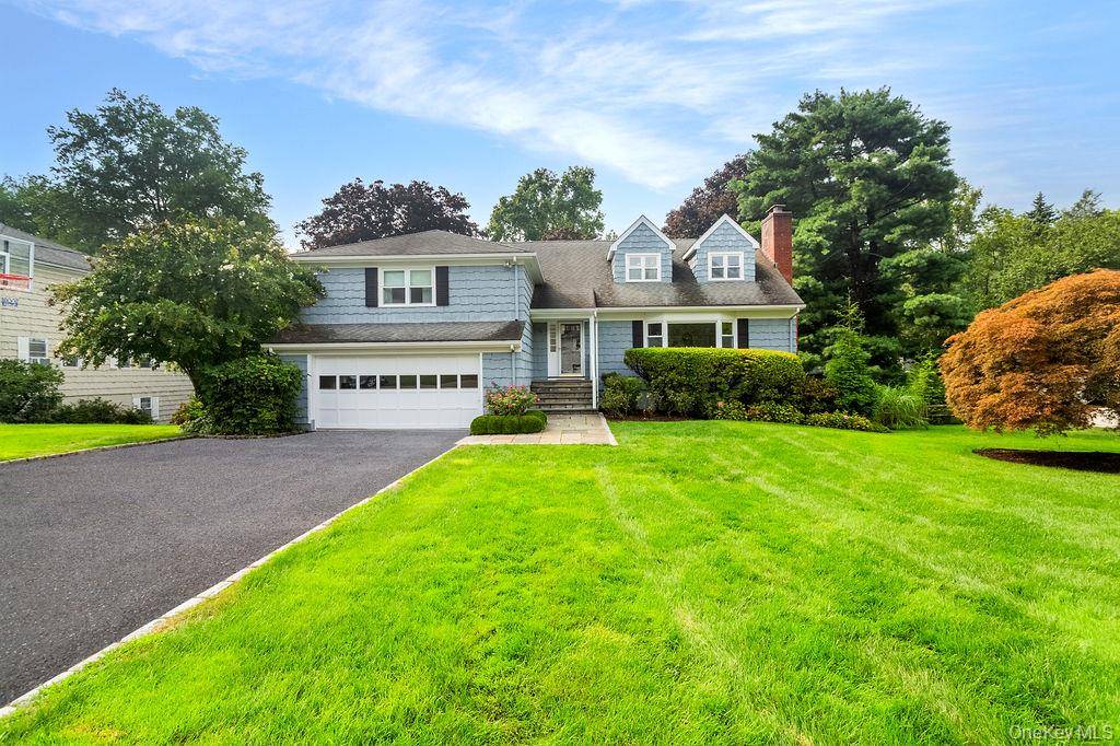 18 Shady Brook LN, Old Greenwich, CT 06870