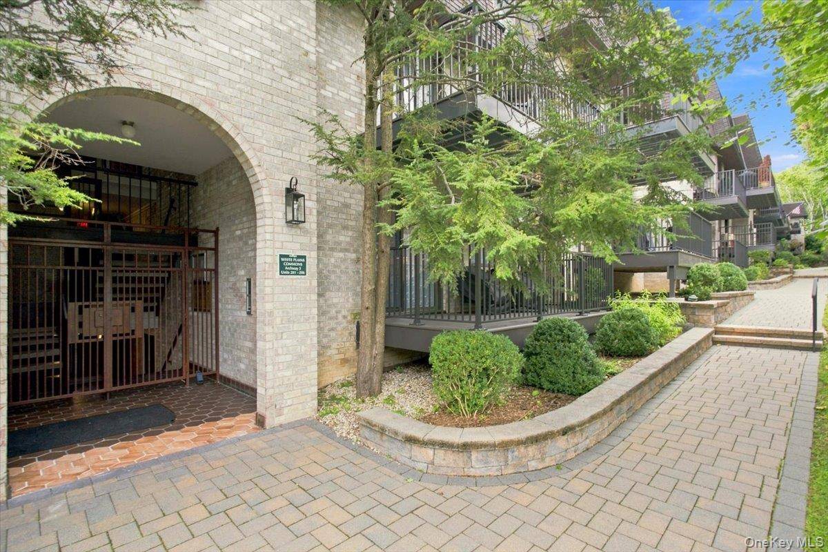 107 N Broadway #205B, White Plains, NY 10603