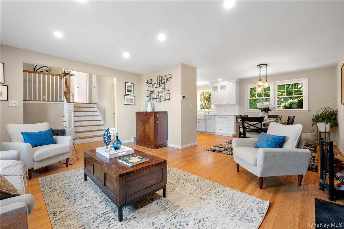 19 Dartmouth TER, White Plains, NY 10607