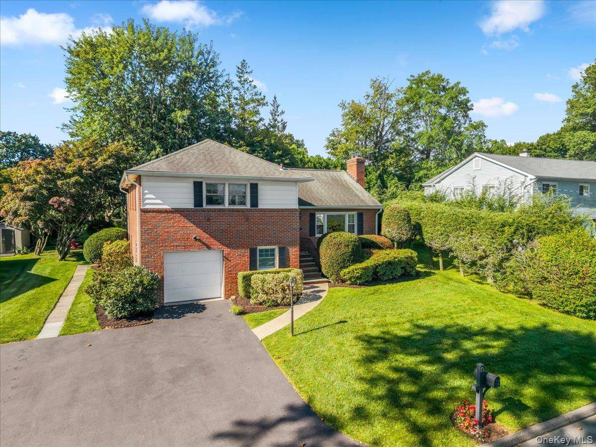 19 Dartmouth TER, White Plains, NY 10607
