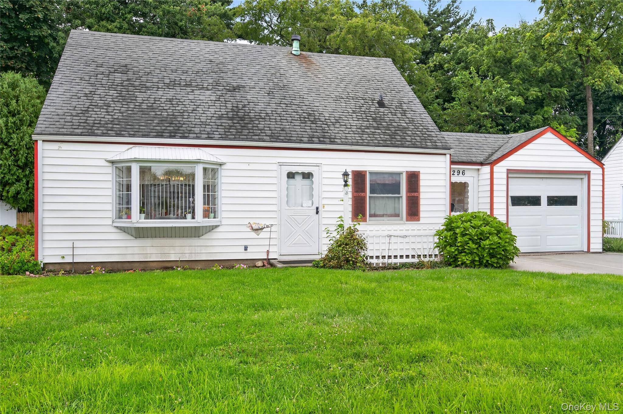 296 Jamaica BLVD, Carle Place, NY 11514
