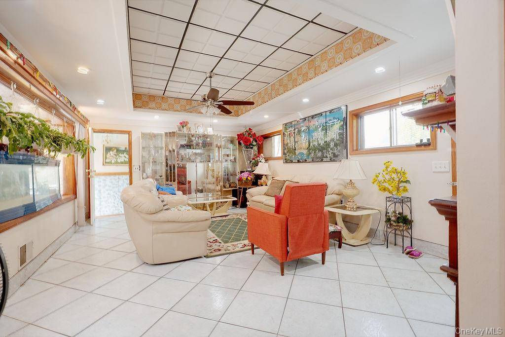 437 Moffitt BLVD, Islip, NY 11751