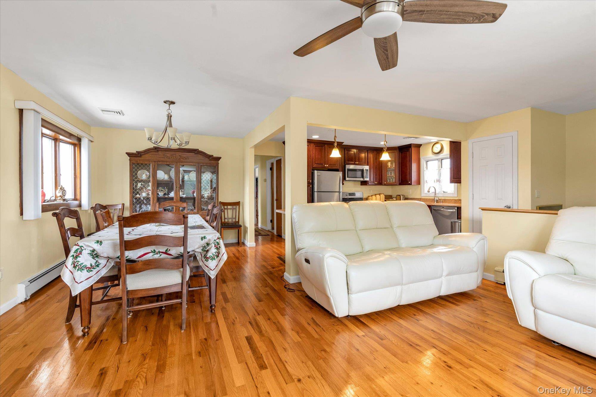 14 Edwards PL, Valley Stream, NY 11580