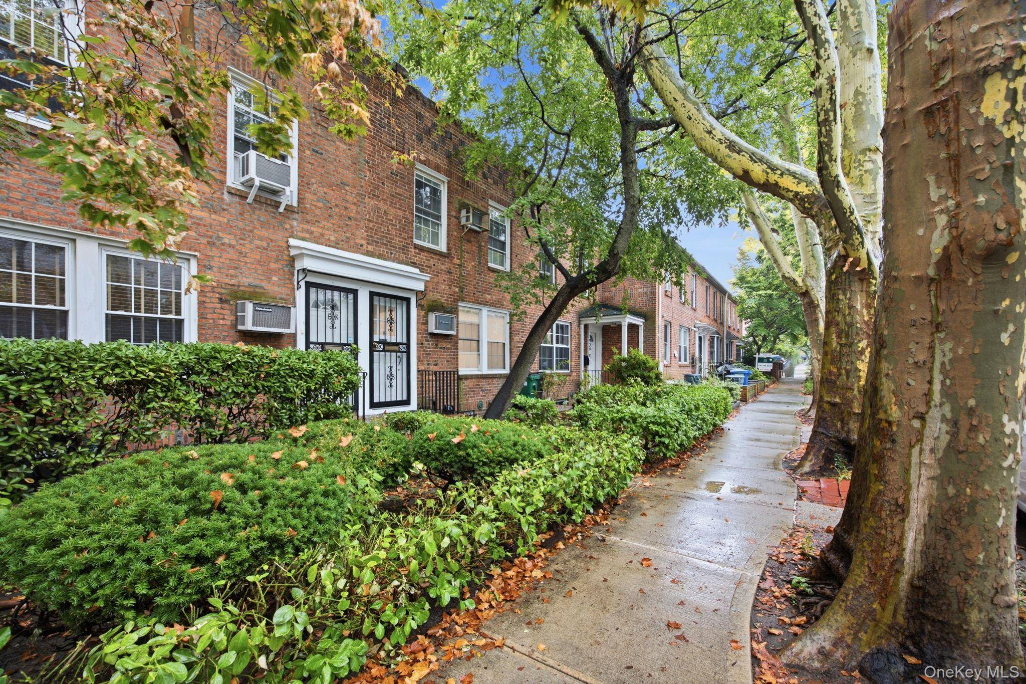 39-27 49th ST, Sunnyside, NY 11104
