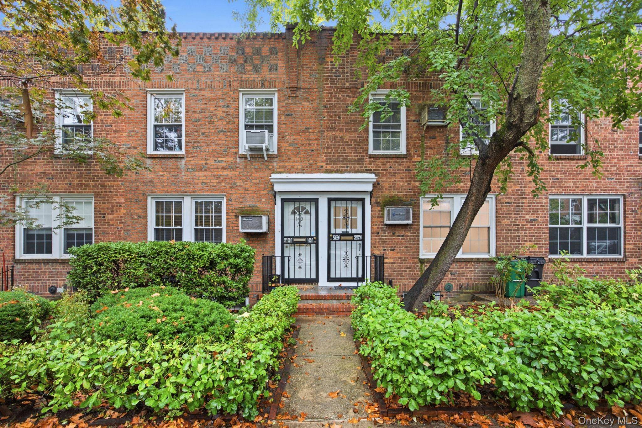 39-27 49th ST, Sunnyside, NY 11104
