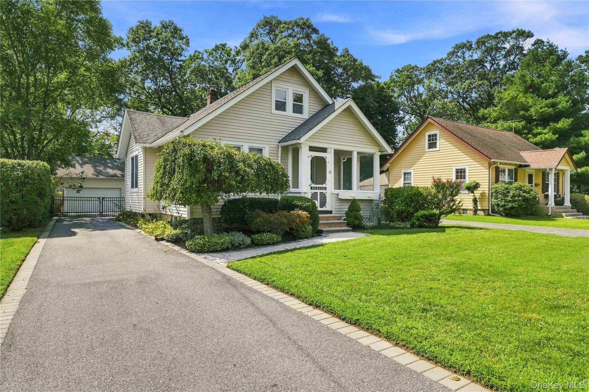 56 Washington AVE, Amityville, NY 11701