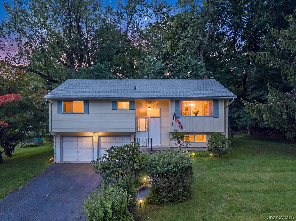 8 Madeline TER, Spring Valley, NY 10977
