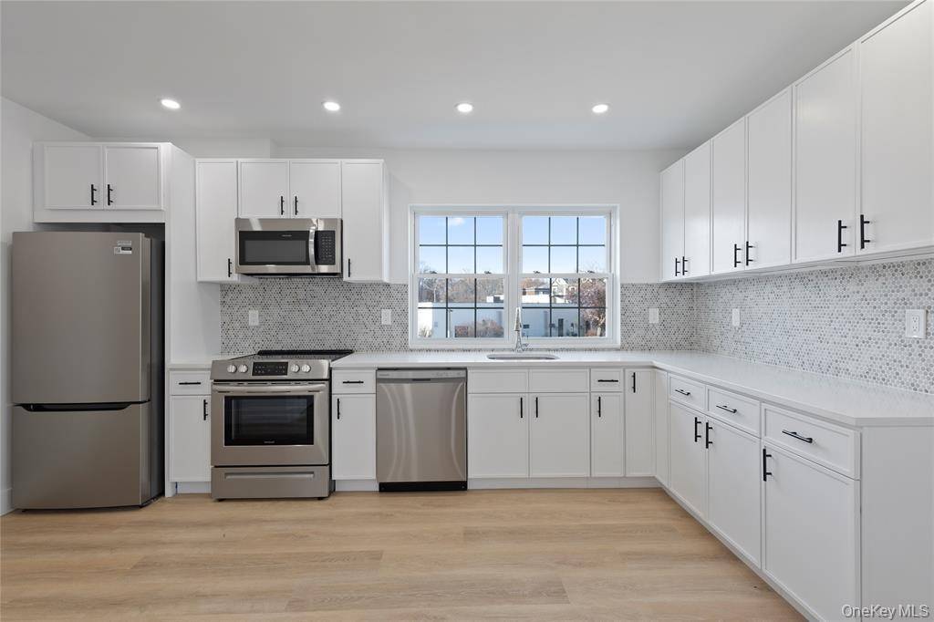 9 Lagrange AVE #APT 2, Poughkeepsie, NY 12603