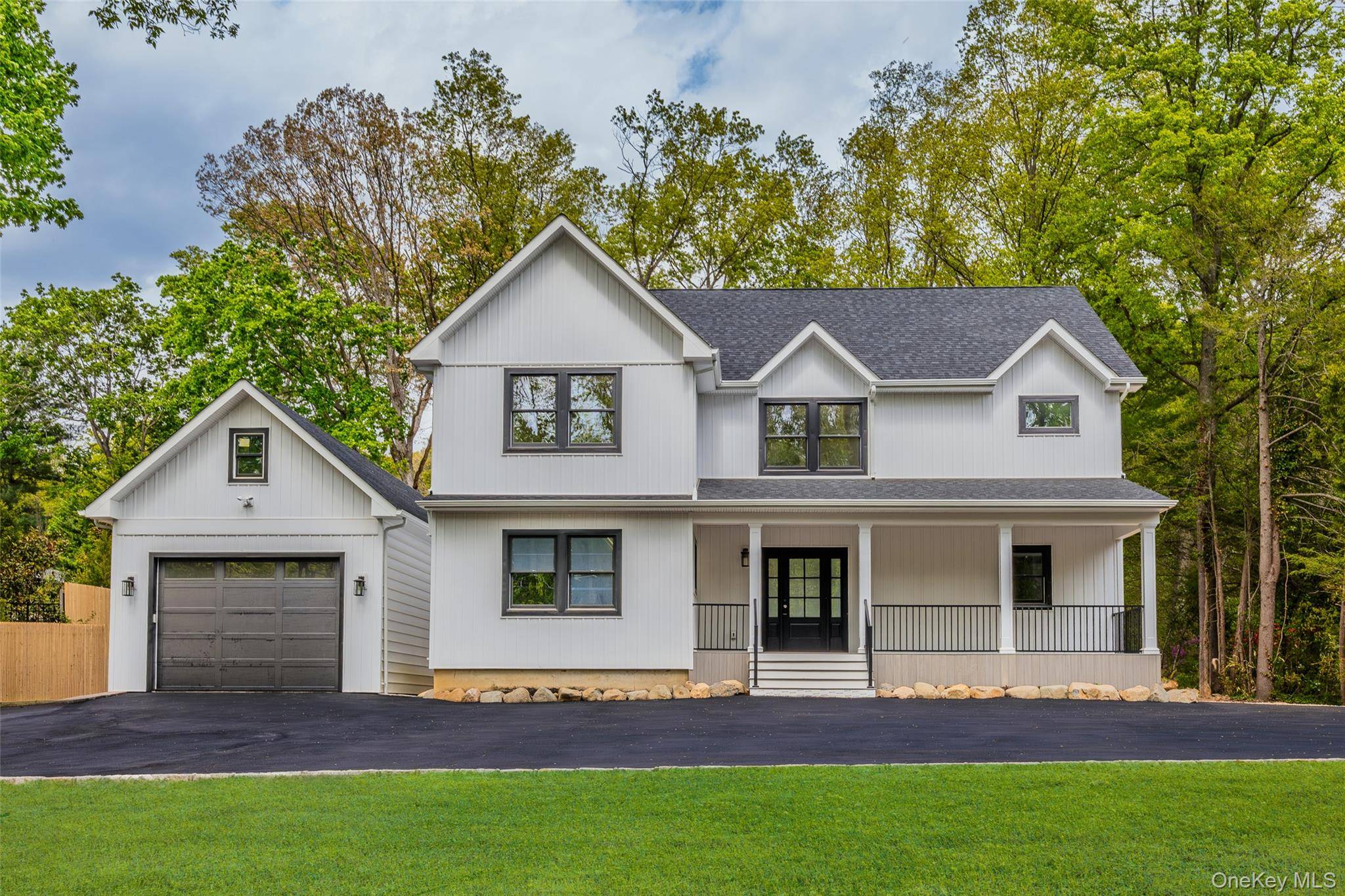 206 Beverly RD, Huntington Station, NY 11746