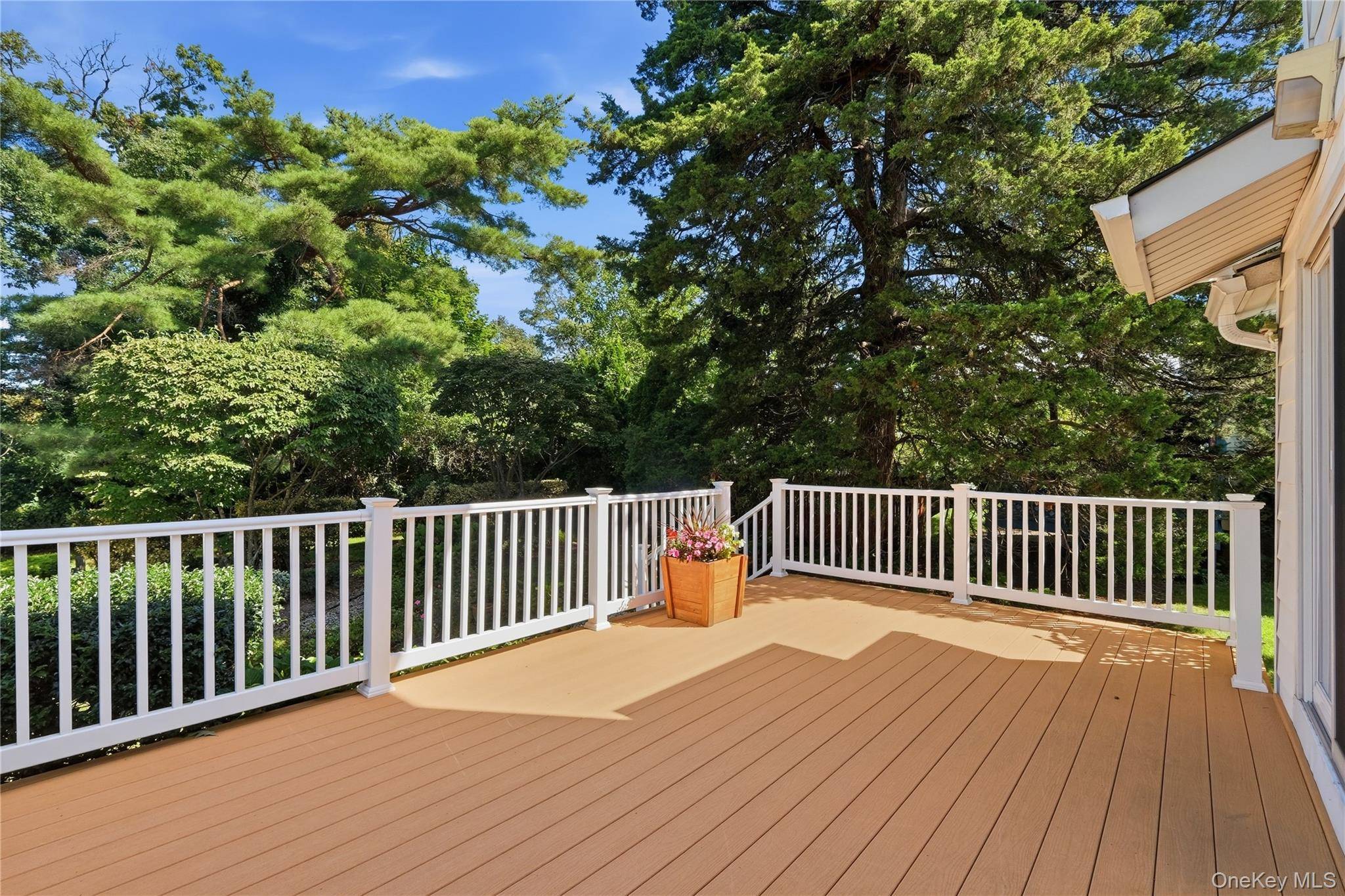 410 Clinton ST, Bellmore, NY 11710