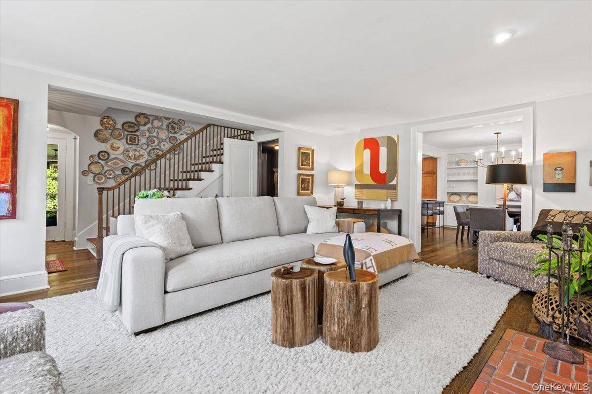 12 Idlewood RD, White Plains, NY 10605