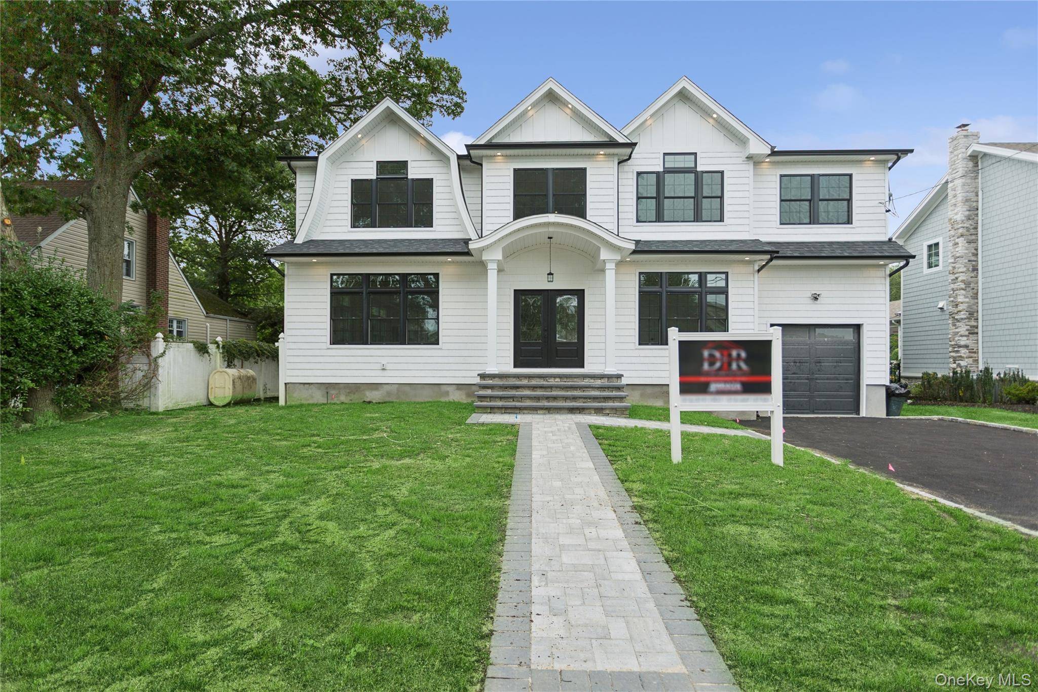 1438 Dewey AVE, North Bellmore, NY 11710