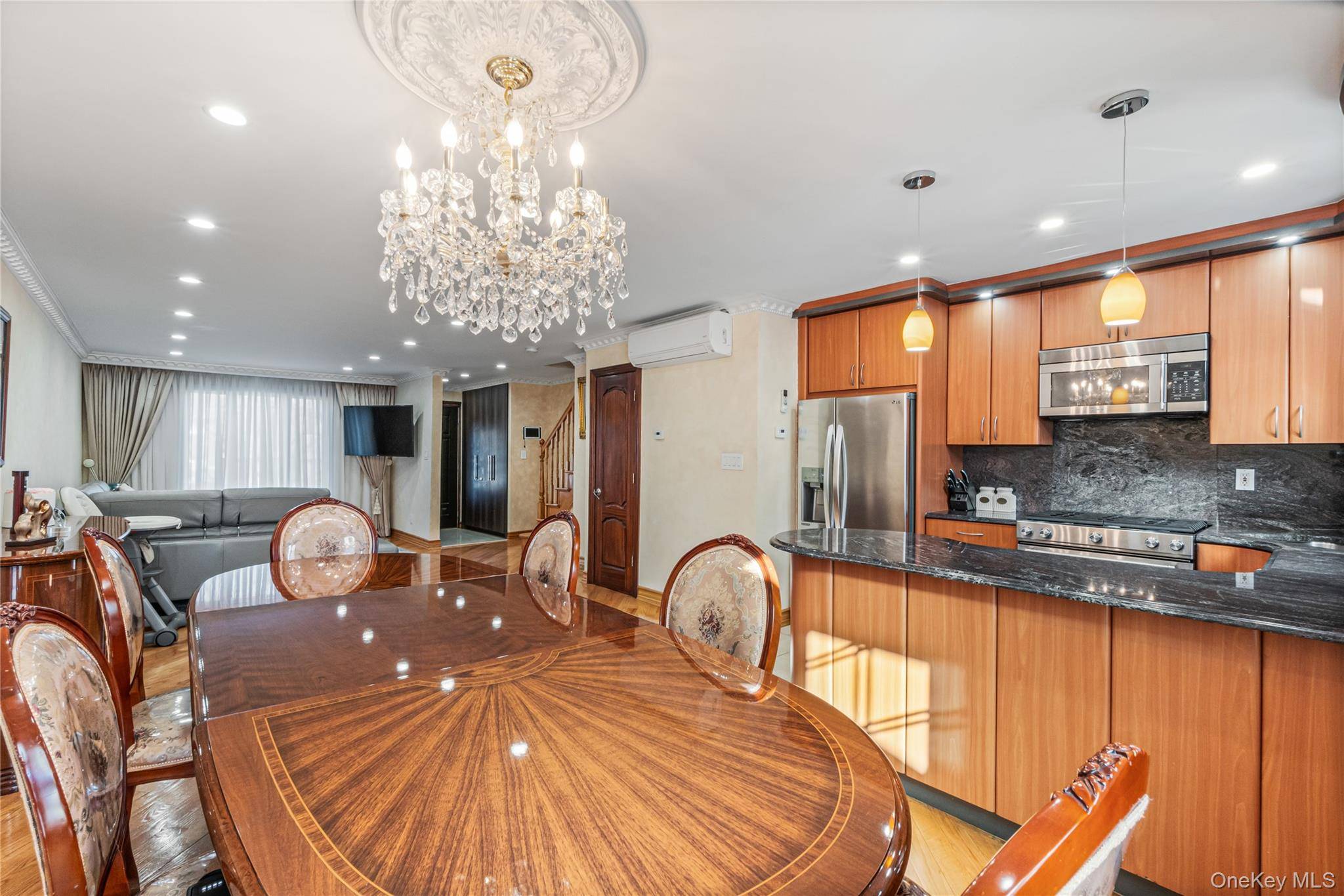137-66 70th RD, Kew Garden Hills, NY 11367