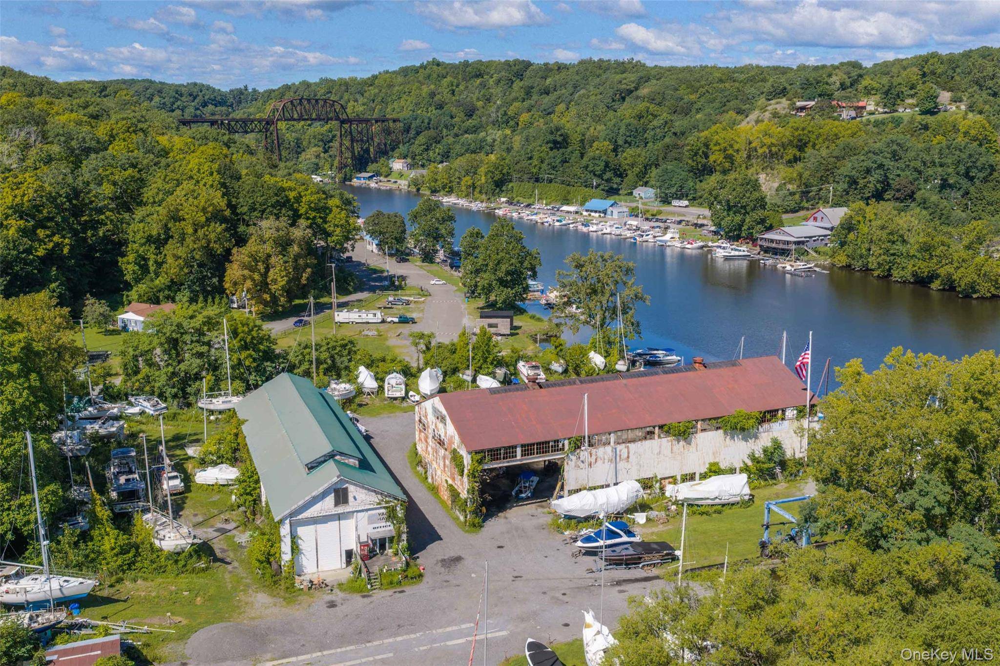 140 1st ST, Esopus, NY 12417
