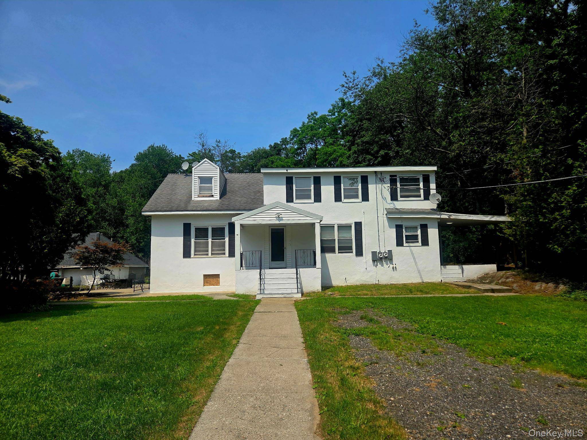 16 Ernest LN #Apt A, Mahopac, NY 10541