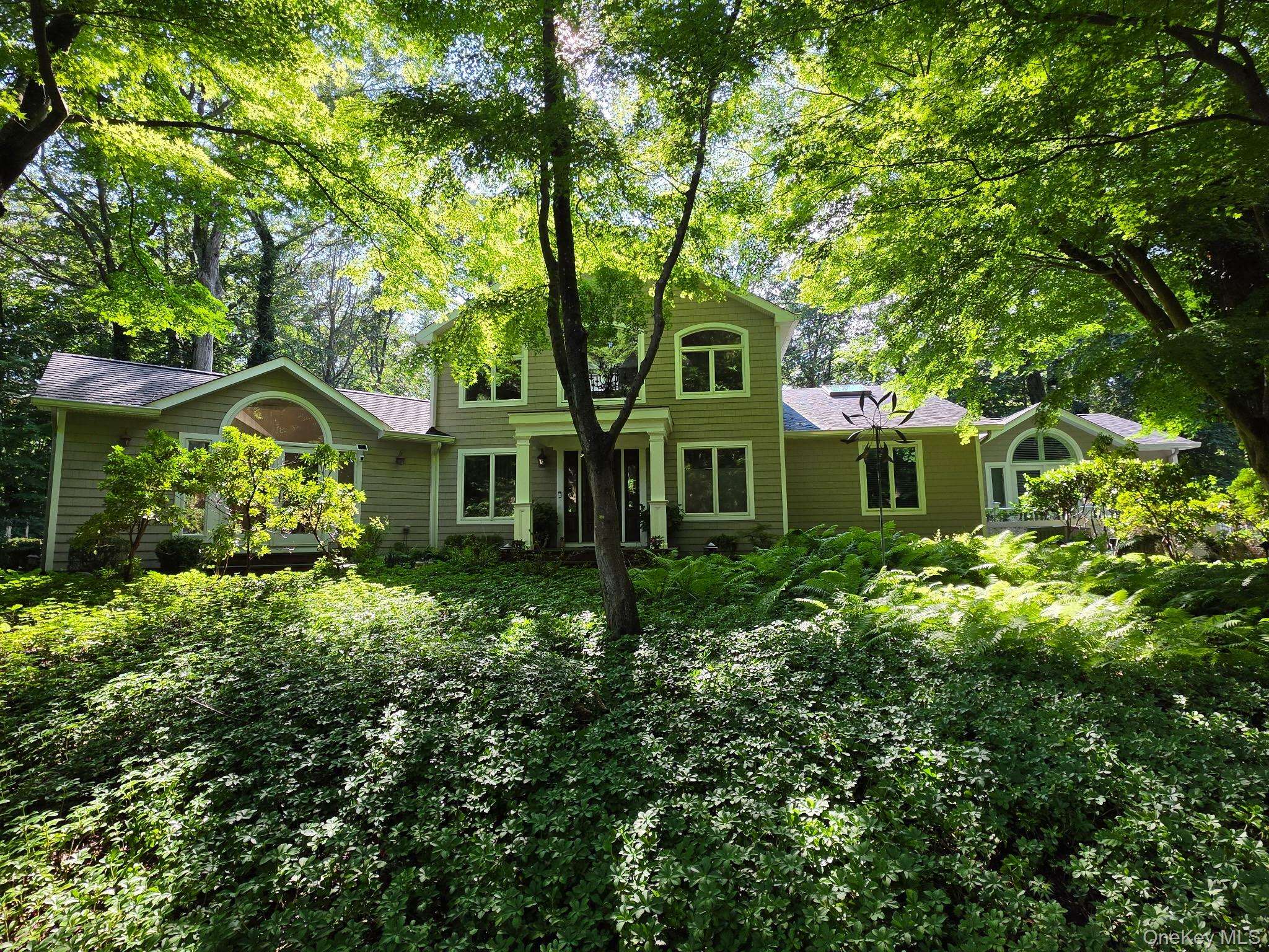29 Farm RD, Head Of The Harbor, NY 11780