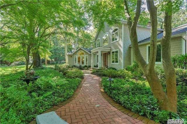 29 Farm RD, Head Of The Harbor, NY 11780
