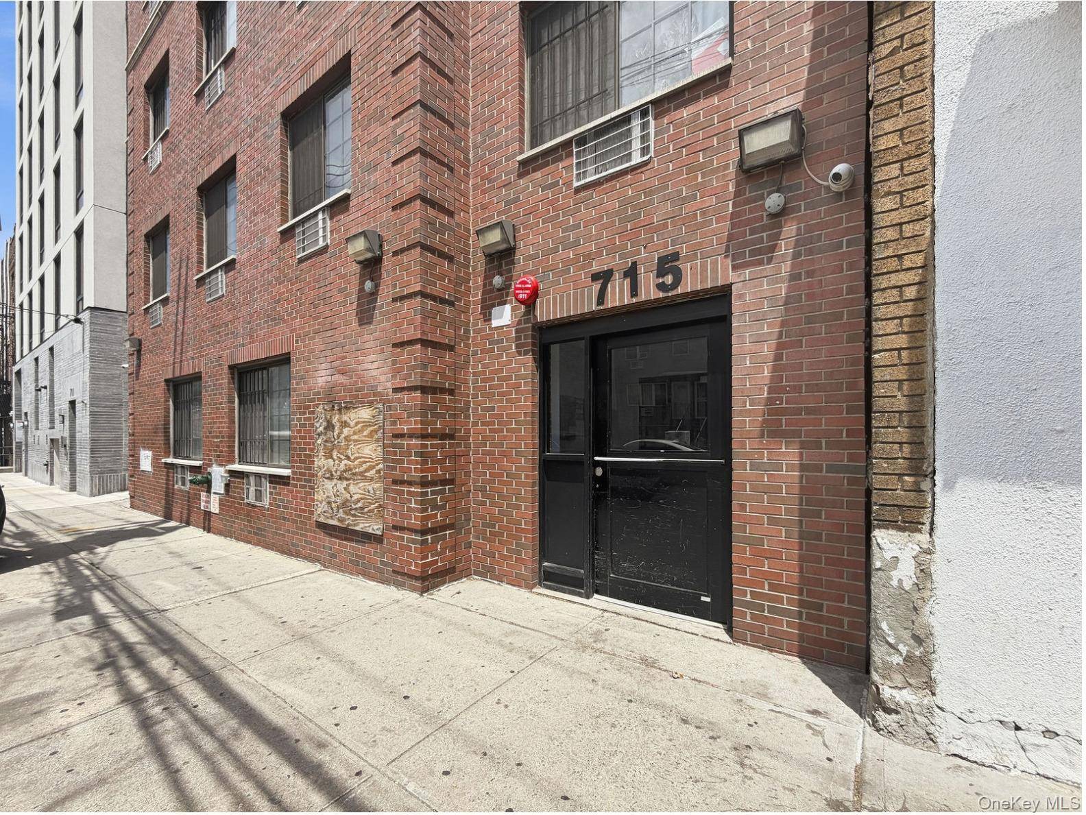 715 E 214th ST, Bronx, NY 10467