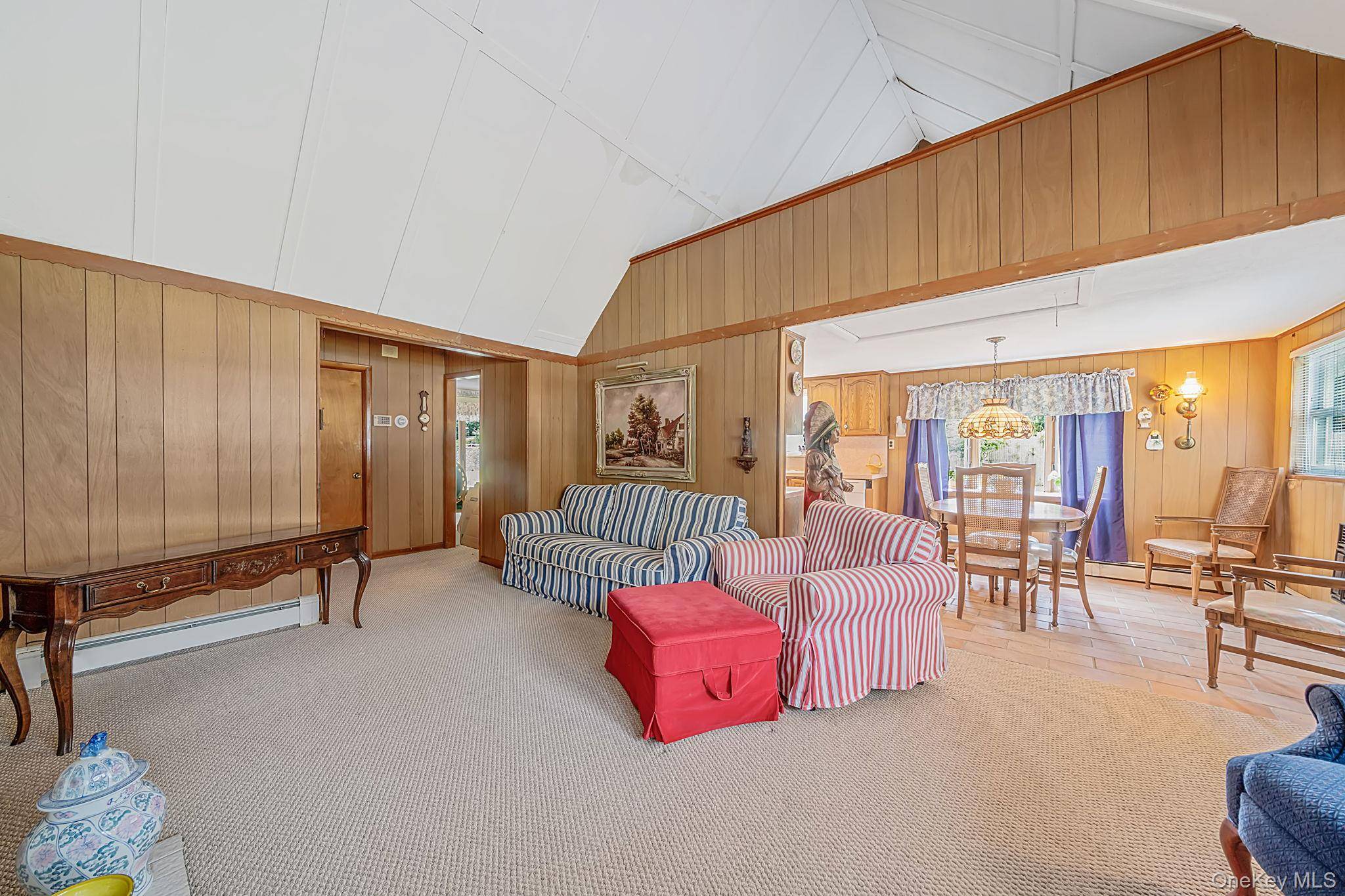 1 E Jackwill RD, East Patchogue, NY 11772