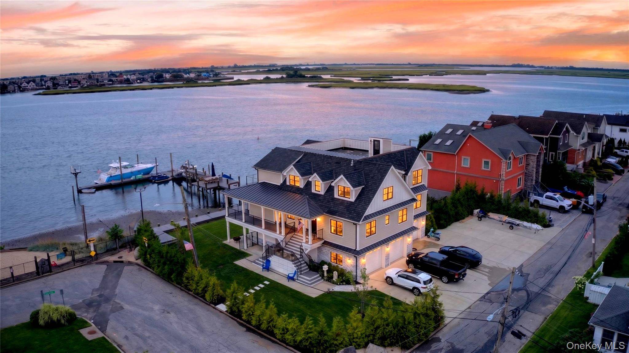 1 North DR, Baldwin Harbor, NY 11510