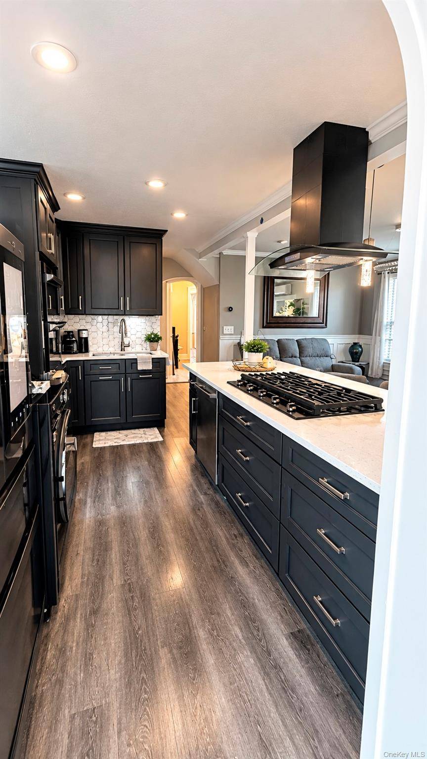 849 Second AVE, Franklin Square, NY 11010
