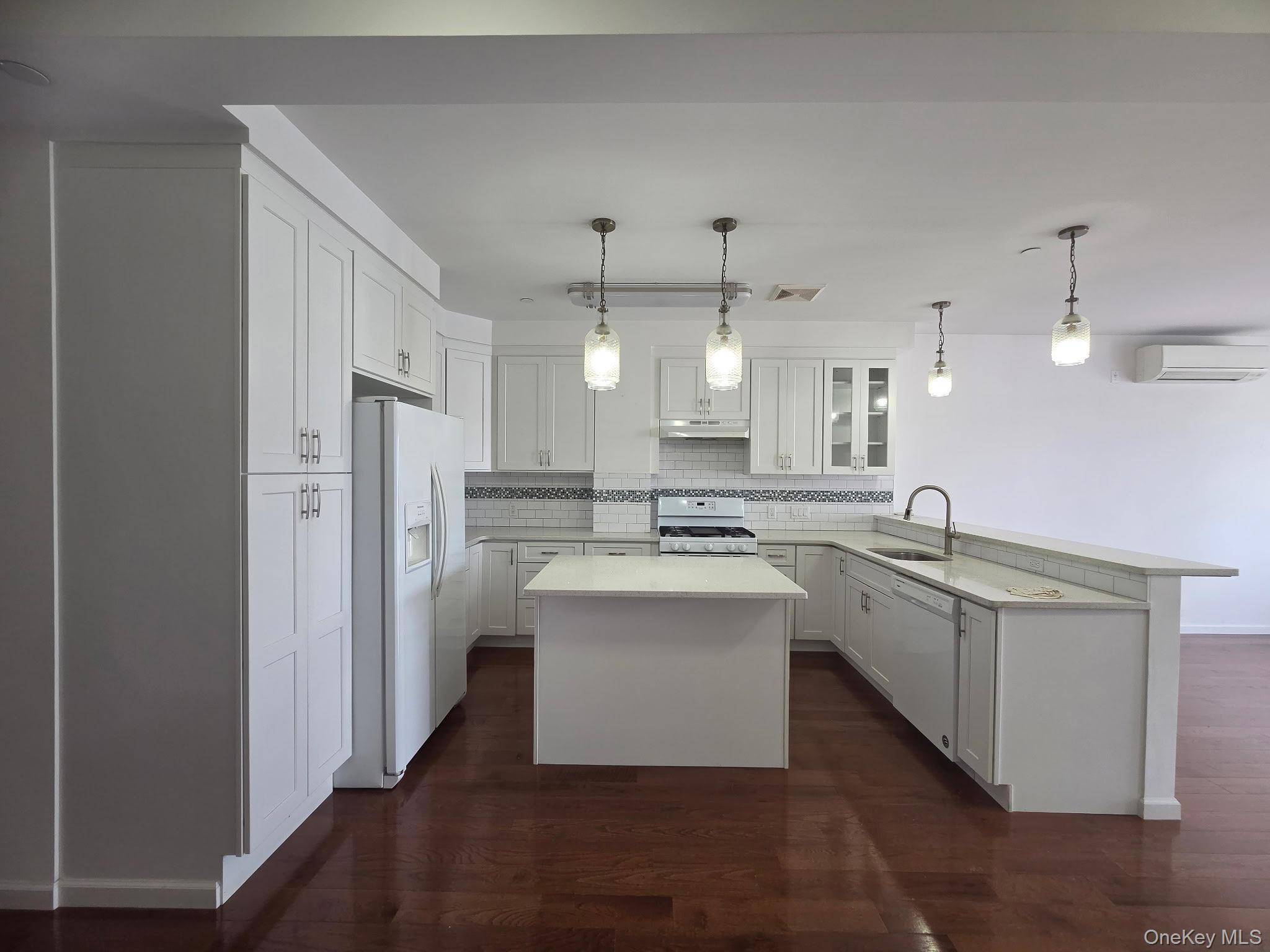 4043 97th ST #4th Floor, Corona, NY 11368